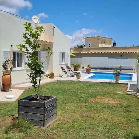Com Piscina No Carvoeiro By Izibookings